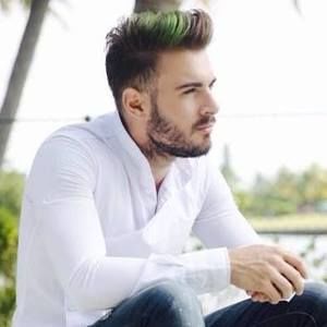 Meet your Posher, Javier